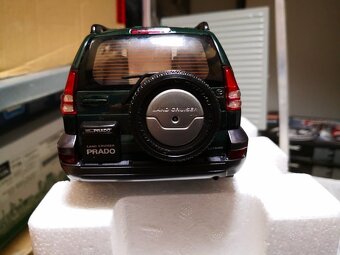 1:18 Autoart, modely SUV - 8