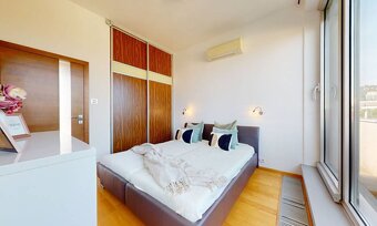 Penthouse s veľkou slnečnou terasou a dvomi parkovacími mies - 8