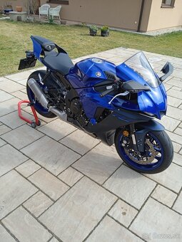 Yamaha R1 2022 - 8