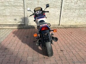 HONDA VF750F - 8