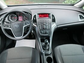 Opel Astra Sport Tourer, model r.v. 2014, biela - TOP PONUKA - 8