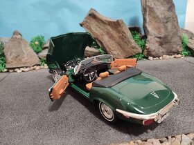 prodám model 1:18 jaguar e type cabrio 1971 - 8