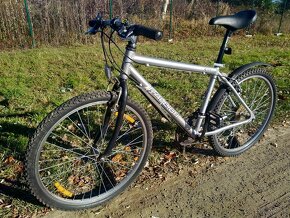 Bicykel - 26" ALU rám - 8