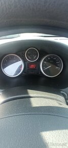 Peugeot 206+ prerobene pre ZTP osobu. - 8