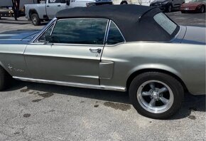 1967 Ford Mustang kabriolet V8 v perfektnom stave - 8