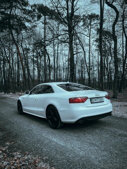 AUDI A5 3.0TDi QUATTRO S-Line - 8