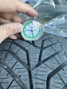 Predám zimne pneu Yokohama BluEarth  225/45 R17 - 8