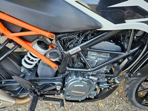 KTM 125 Duke r.v. 2017 - 8