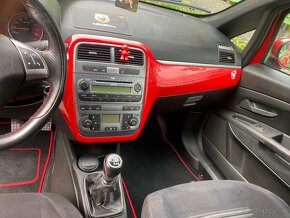 Fiat grande punto Abarth - 8