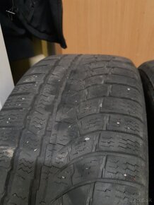 predám zimné pneu 215/55R17 NOKIAN - 8