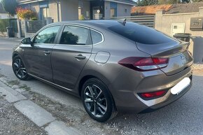 Hyundai i30 fastback - 8