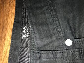 NOVÉ HUGO BOSS originál black pánske nohavice w34/l34 - 8