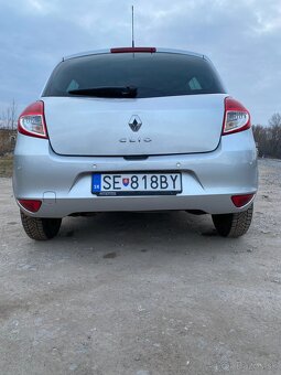 Predám Renault Clio 1,2 66kw benzín.rv 11/2011 - 8