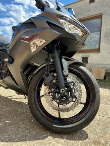 Kawasaki Ninja 650 - 8