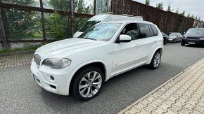 BMW X5 4.8i - 8