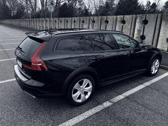 Volvo V60 CC CROSS COUNTRY PRO D4 AWD A/T 2.0l 140KW - 8