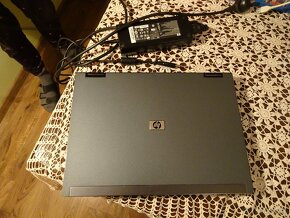 Predám zachovalý NOTEBOOK HP Compaq s NABÍJAČKOU - 8