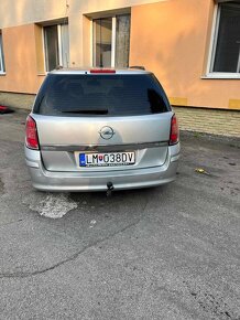 Opel Astra H caravan - 8