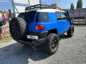 Toyota FJ Cruiser - 8