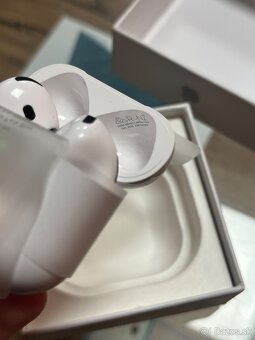 Airpods 4 - 8