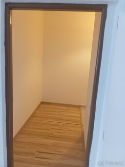 Prenajmem 1,5 izbový byt - apartmán - 8