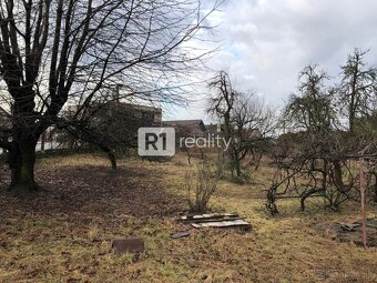 Starý rodinný dom s veľkým pozemkom výmery 1 505 m2, intravi - 8