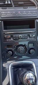 Peugeot 5008 7miesne navi panorama - 8