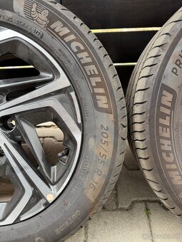 Original letná sada Hyundai i30 5x114,3 R16 205/55 R16 - 8