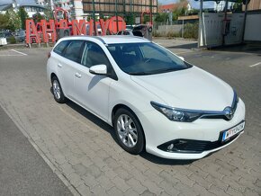 Predám Toyota Auris Tourer Šport 1.4D4D - 8