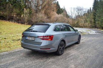 Škoda Superb Combi 2.0 TDI DSG - 8