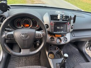 Toyota RAV 4 - 8