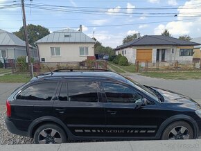 Škoda Octavia Scout 2.0 TDI  ročník 2011 - 8