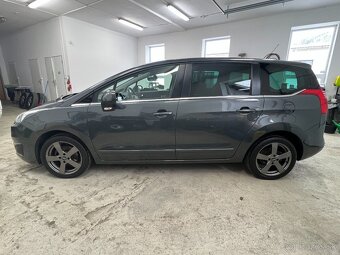 Peugeot 5008 1.6HDi 7MÍST NAVI 2 x LITÁ KOLA  AUTOMAT - 8