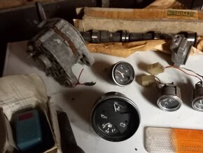 Lada VAZ vackovy hriadel, alternator, budik paka, - 8