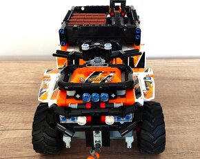 LEGO Technic Terénne vozidlo 42139 - 8