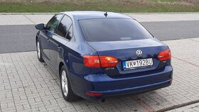 VOLKSWAGEN JETTA 1.6 TDI COMFORTLINE - 8