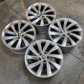 Originál ŠKODA SUPERB disky 5x112 R18 ET44 - 8