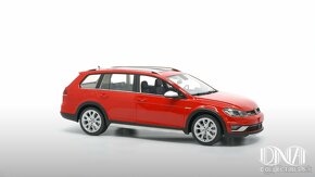 VOLKSWAGEN GOLF VIII - 1:18 DNA - 8