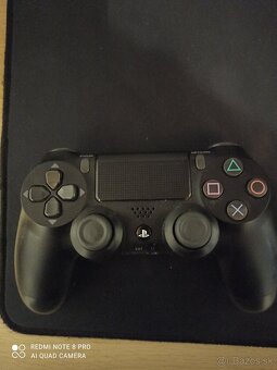 Playstation 4 - 8