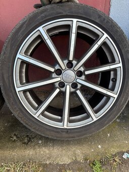 5x112 r19 255/40 - 8