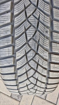 Goodyear Ultra Grip 225/55 R17 97H - 8