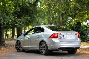 Volvo S60 D2 2.0L Momentum - 8