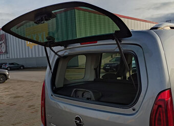 Predám Opel Combo Life 1.5 CDTI 130k Enjoy 96kw - 8