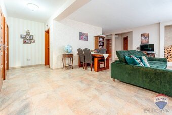 na predaj luxusný 4 izbový byt Púchov 196m2 - 8