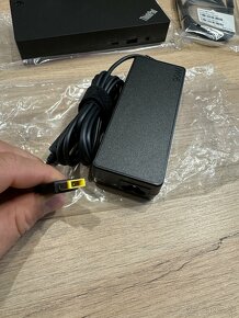 Lenovo ThinkPad Universal USB-C Dock - 8