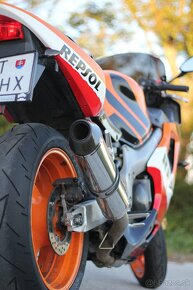 Hondu CBR 600 F4i Sport (2002) REPSOL - 8