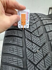 PIRELLI 275/35R20 a 245/40R20 WINTER SOTTOZERO 3 - 8