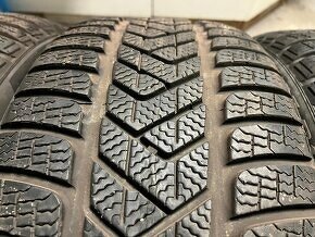 ZIMNA SADA DVOJROZMER 245/40 R19 275/35 R19 PIRELLI - 8