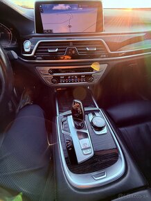 BMW Rad 7 740d xDrive - 8