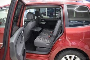 Volkswagen Touran 1,6 TDI,Highline,NAVI,serviska - 8